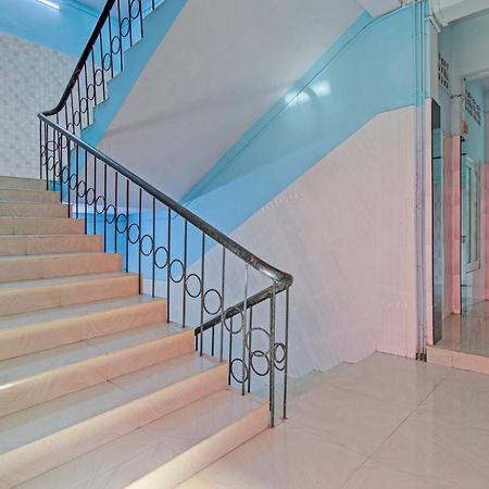 Spot On J P Tourist Home Колам Екстериор снимка