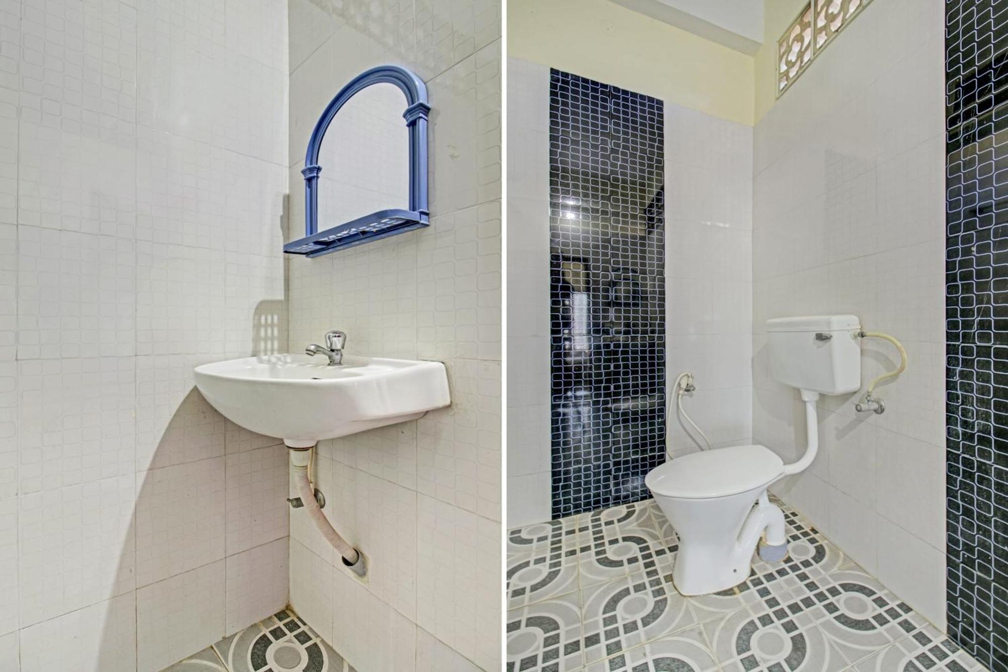 Spot On J P Tourist Home Колам Екстериор снимка
